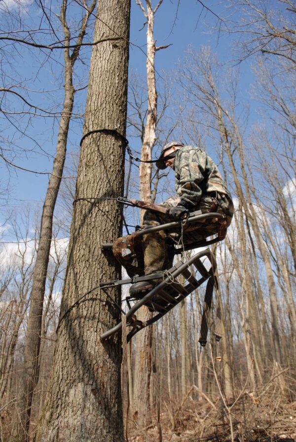 How to Properly Use a Climbing Treestand | Bowhunting.com